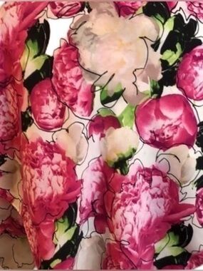 Reed 36”‎ Square Pink Floral Scarf